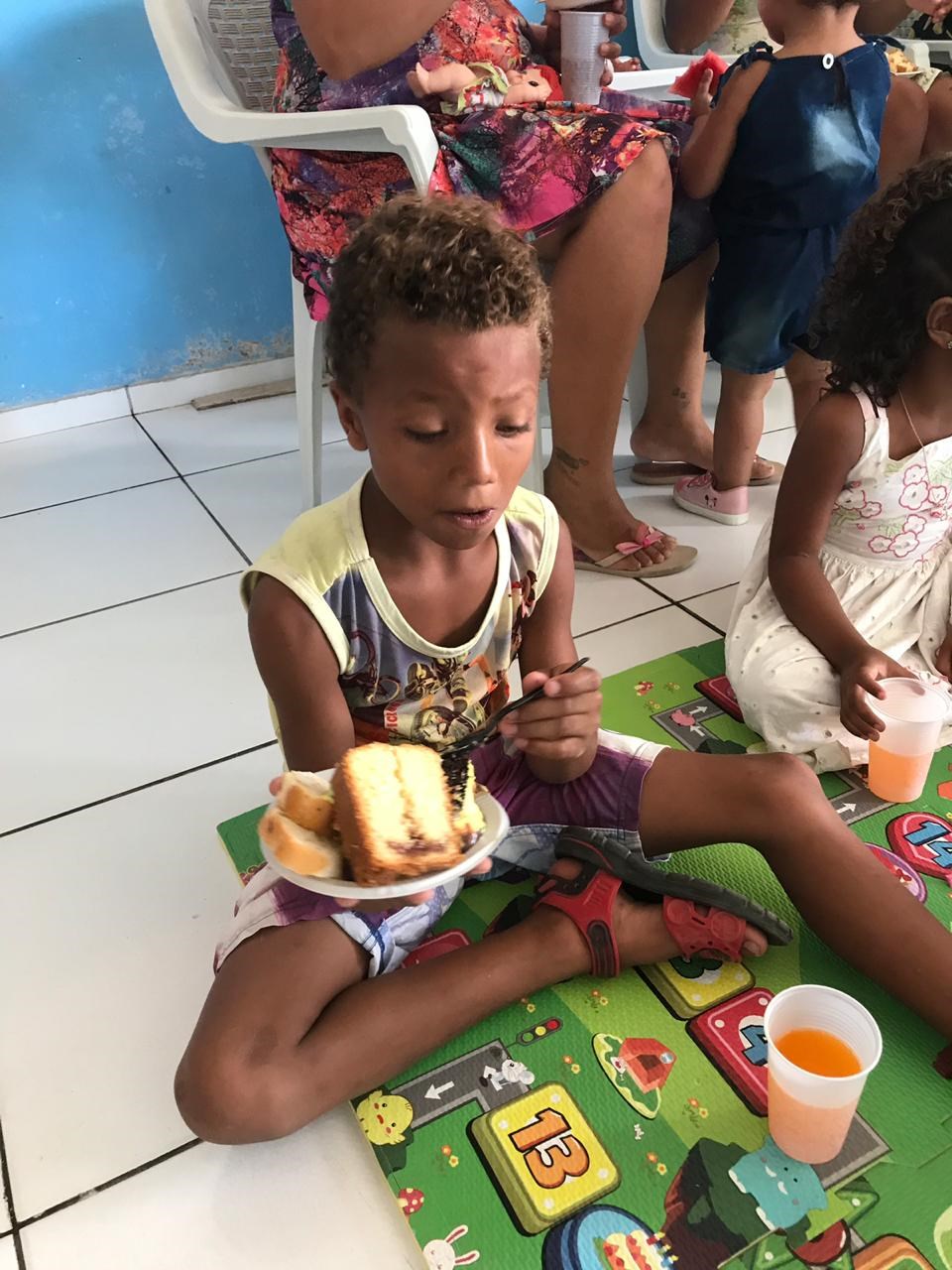 Camacã: Famílias do Projeto Criança Feliz se reúnem em café da manhã em Leoventura
